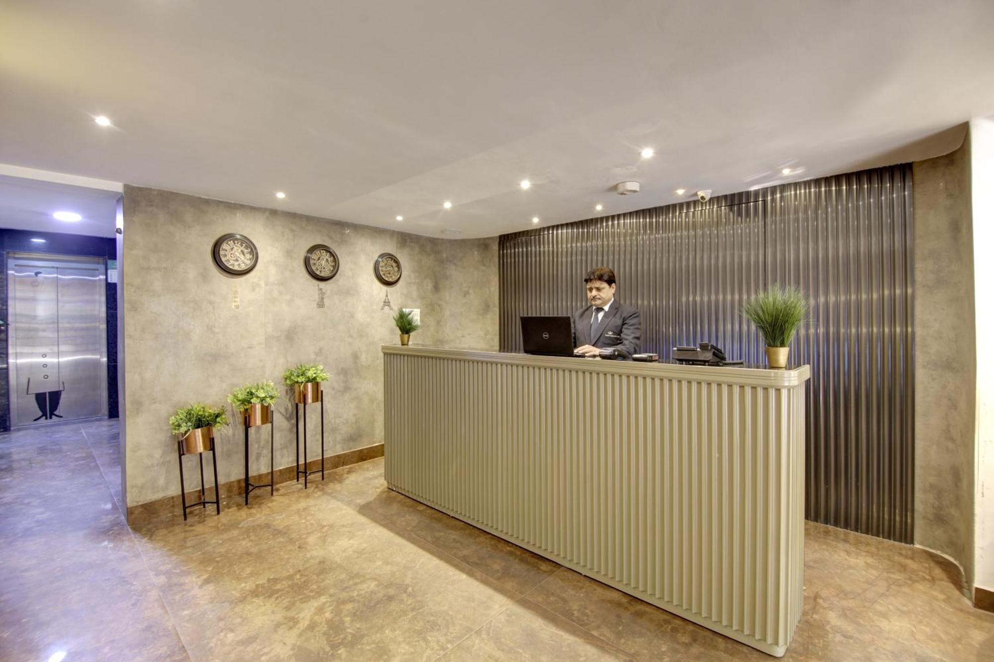 Hotel Town Pallace Inn Patel Nagar New Delhi Dış mekan fotoğraf